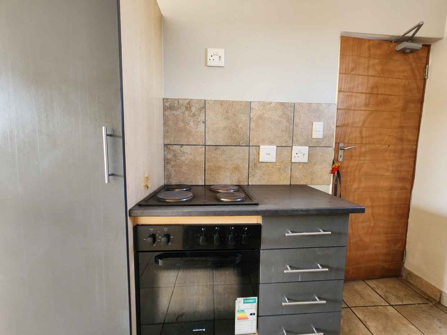 To Let 2 Bedroom Property for Rent in Rooihuiskraal Gauteng