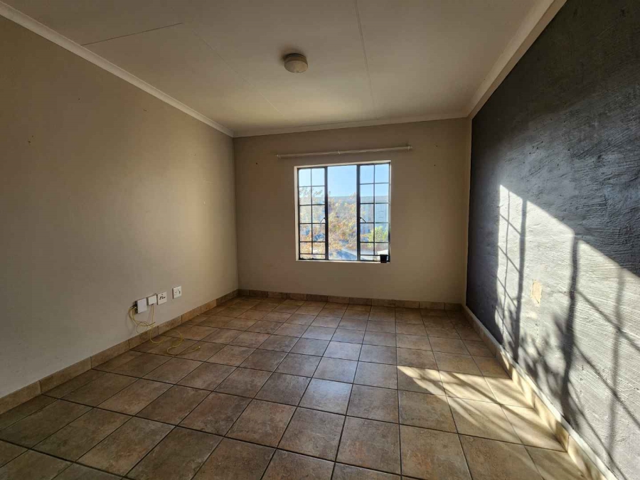 To Let 2 Bedroom Property for Rent in Rooihuiskraal Gauteng