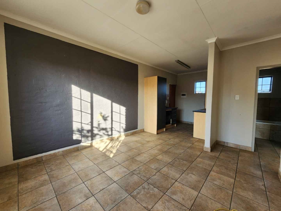 To Let 2 Bedroom Property for Rent in Rooihuiskraal Gauteng
