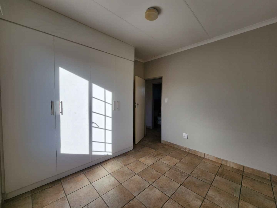 To Let 2 Bedroom Property for Rent in Rooihuiskraal Gauteng
