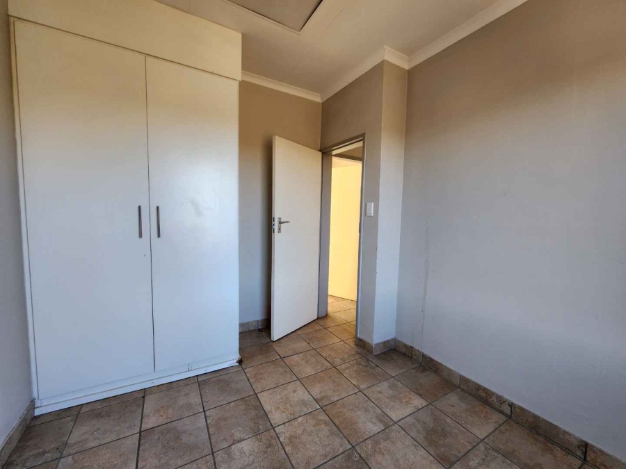 To Let 2 Bedroom Property for Rent in Rooihuiskraal Gauteng