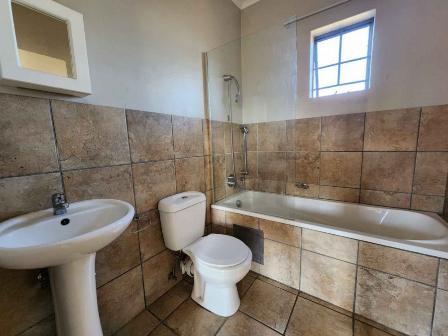 To Let 2 Bedroom Property for Rent in Rooihuiskraal Gauteng