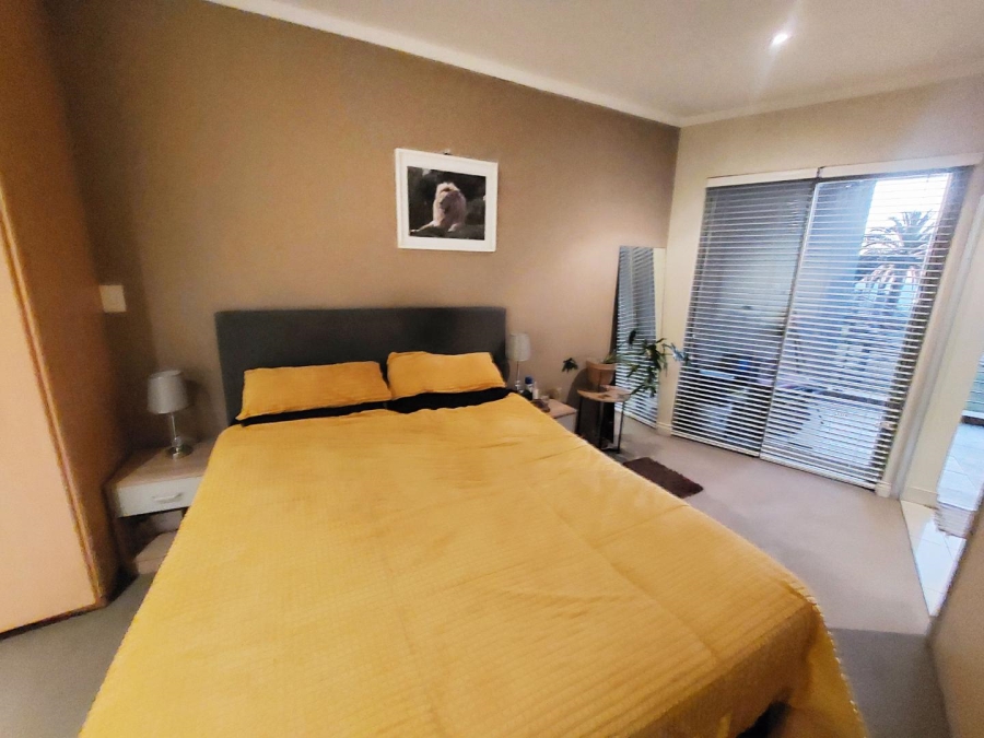 To Let 1 Bedroom Property for Rent in Sandhurst Gauteng