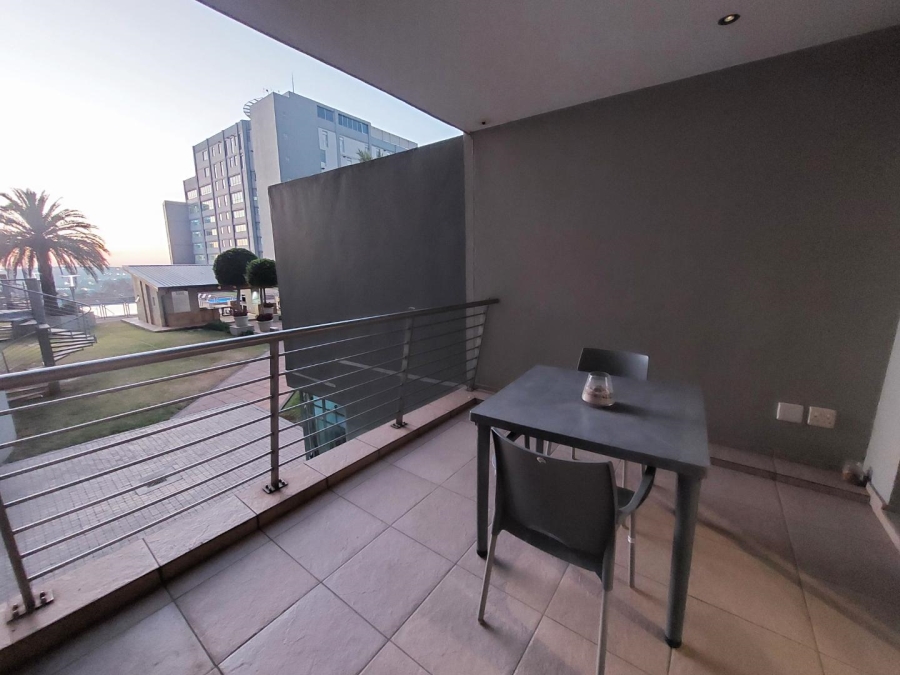 To Let 1 Bedroom Property for Rent in Sandhurst Gauteng