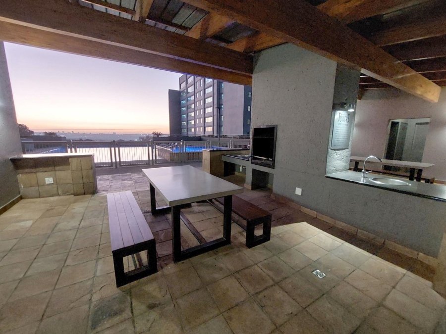 To Let 1 Bedroom Property for Rent in Sandhurst Gauteng