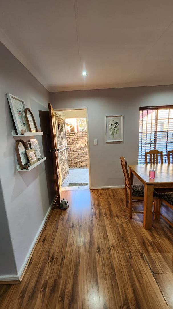 To Let 2 Bedroom Property for Rent in Eldoraigne Gauteng