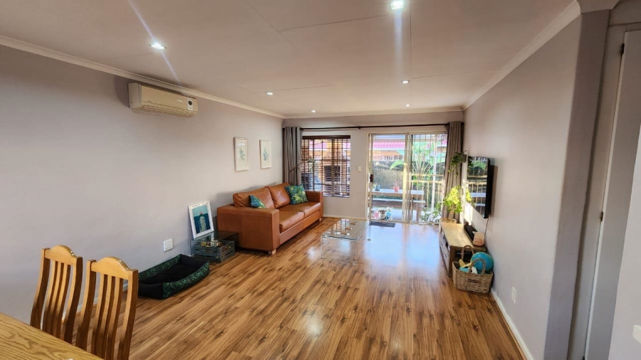 To Let 2 Bedroom Property for Rent in Eldoraigne Gauteng
