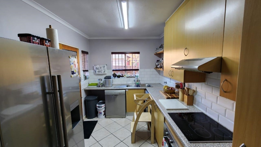 To Let 2 Bedroom Property for Rent in Eldoraigne Gauteng