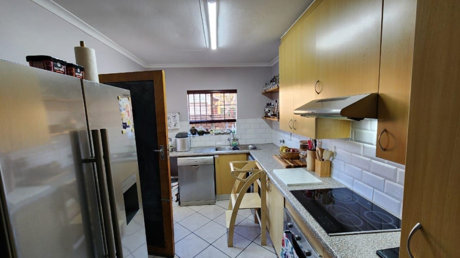To Let 2 Bedroom Property for Rent in Eldoraigne Gauteng