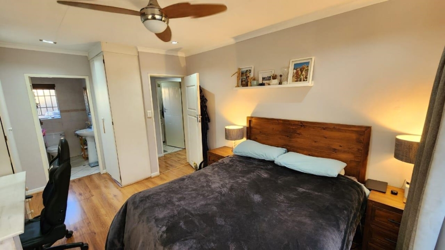 To Let 2 Bedroom Property for Rent in Eldoraigne Gauteng