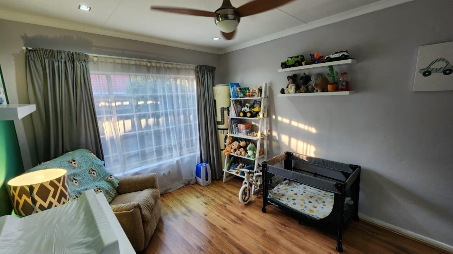 To Let 2 Bedroom Property for Rent in Eldoraigne Gauteng