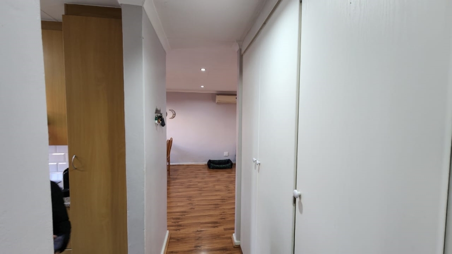 To Let 2 Bedroom Property for Rent in Eldoraigne Gauteng
