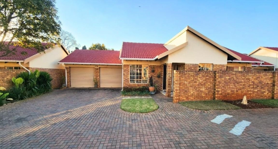 To Let 2 Bedroom Property for Rent in Eldoraigne Gauteng