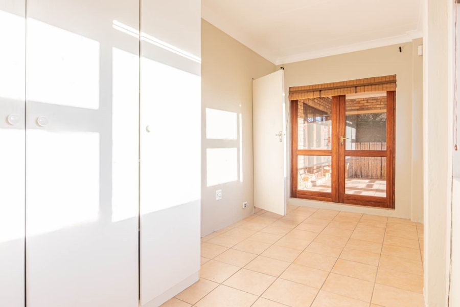 3 Bedroom Property for Sale in Radiokop Gauteng