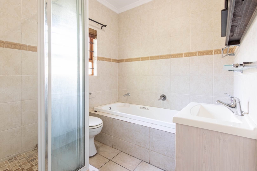 3 Bedroom Property for Sale in Radiokop Gauteng