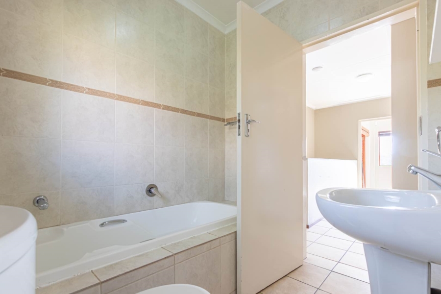 3 Bedroom Property for Sale in Radiokop Gauteng