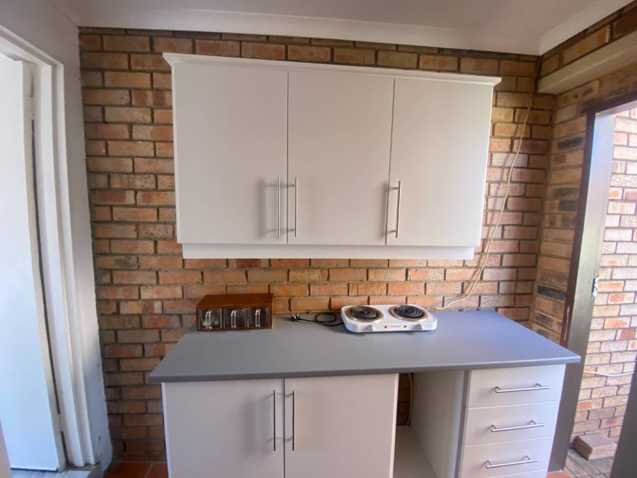 To Let 1 Bedroom Property for Rent in Allens Nek Gauteng
