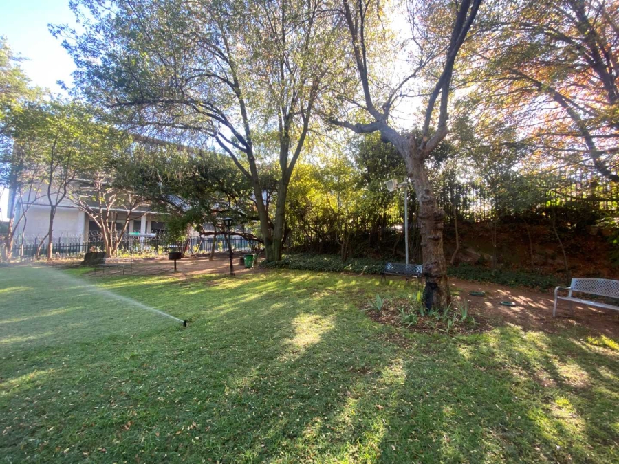 To Let 2 Bedroom Property for Rent in Parktown Gauteng