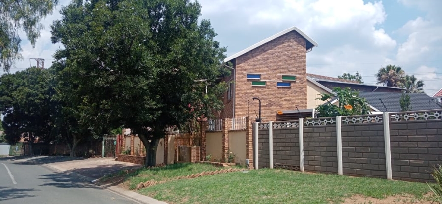 4 Bedroom Property for Sale in Elandspark Gauteng