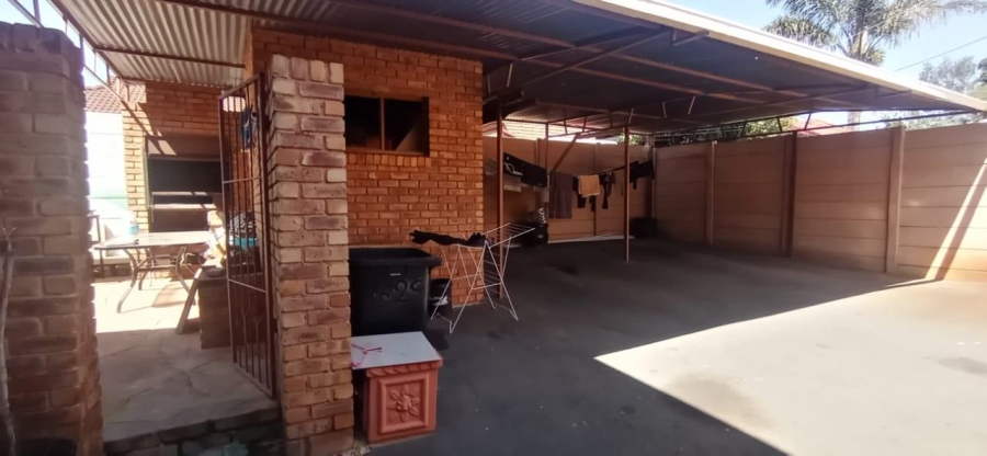 4 Bedroom Property for Sale in Elandspark Gauteng