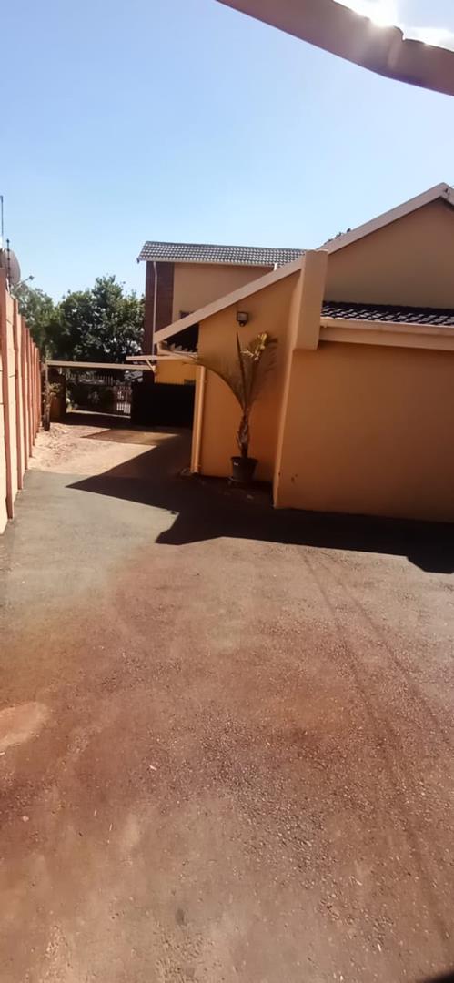 4 Bedroom Property for Sale in Elandspark Gauteng