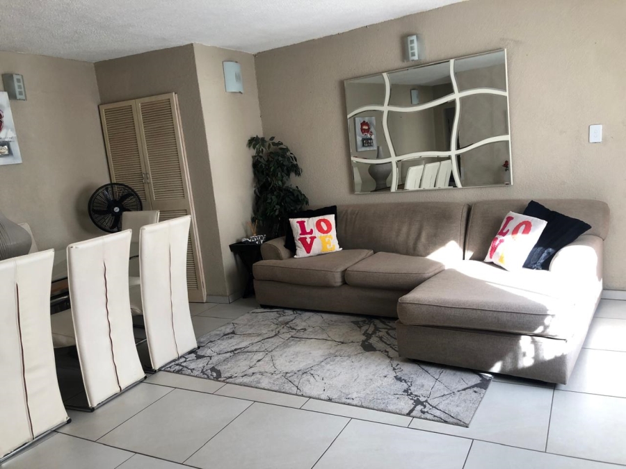 4 Bedroom Property for Sale in Elandspark Gauteng