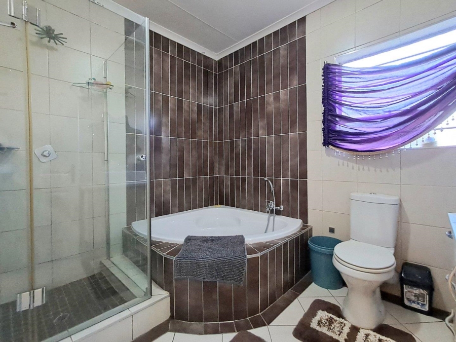 4 Bedroom Property for Sale in Albemarle Gauteng