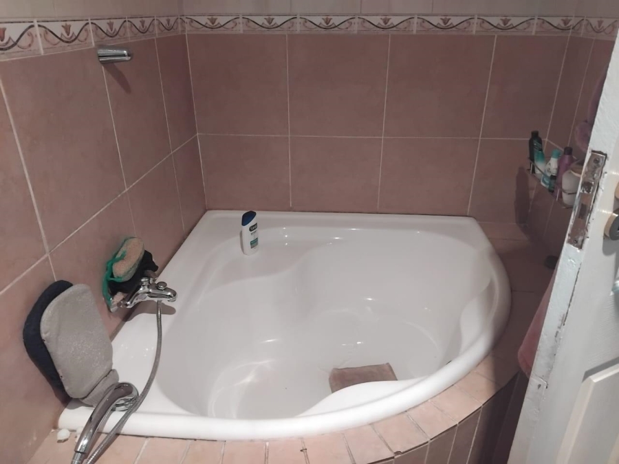 3 Bedroom Property for Sale in Leondale Gauteng