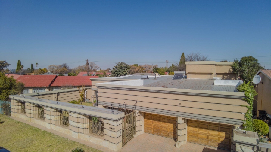 4 Bedroom Property for Sale in Mackenzie Park Gauteng