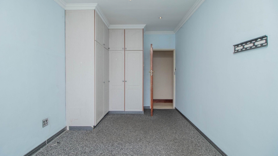 4 Bedroom Property for Sale in Mackenzie Park Gauteng
