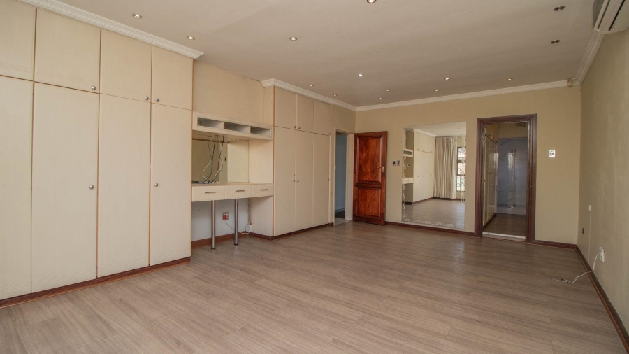 4 Bedroom Property for Sale in Mackenzie Park Gauteng