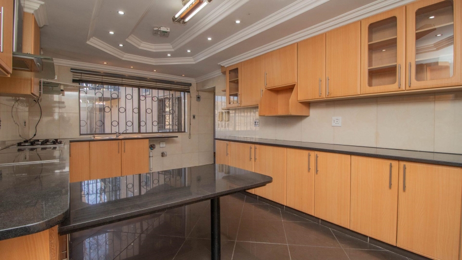 4 Bedroom Property for Sale in Mackenzie Park Gauteng