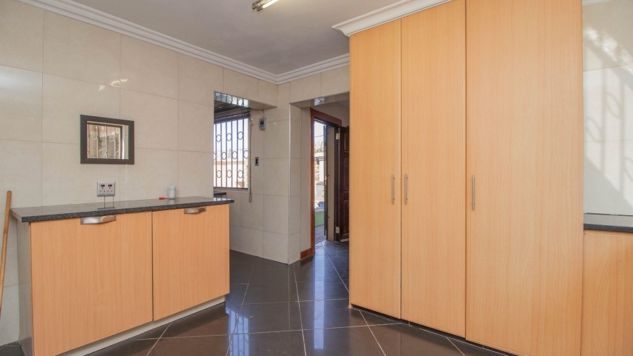 4 Bedroom Property for Sale in Mackenzie Park Gauteng