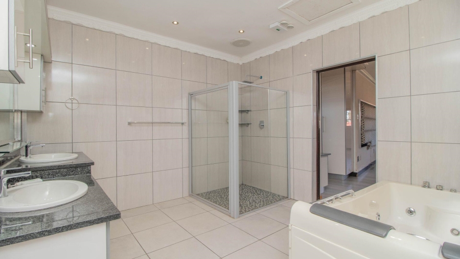 4 Bedroom Property for Sale in Mackenzie Park Gauteng