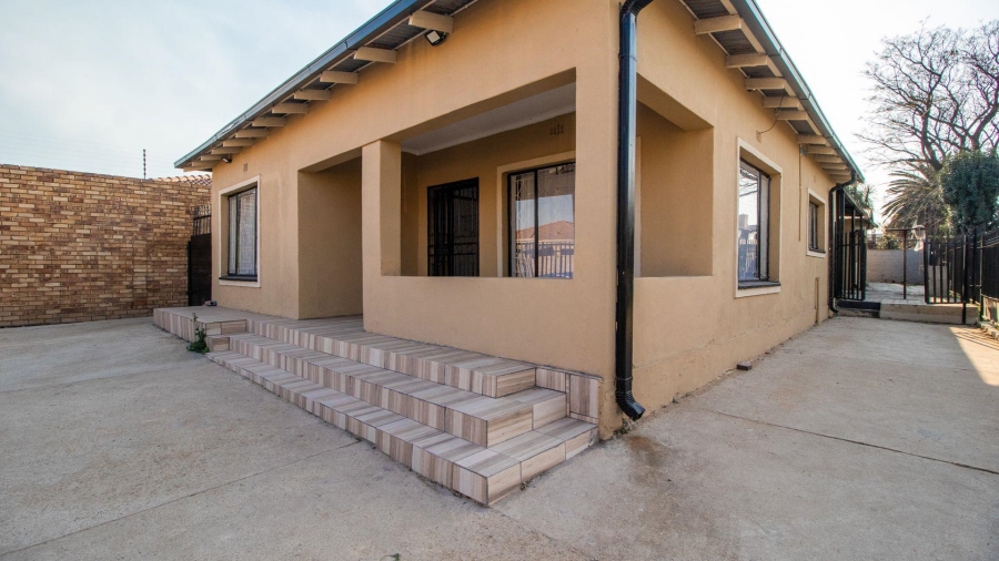 5 Bedroom Property for Sale in Actonville Gauteng