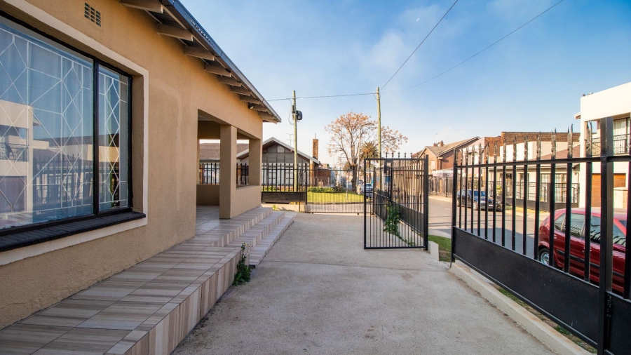 5 Bedroom Property for Sale in Actonville Gauteng