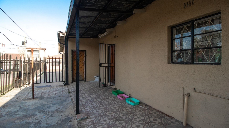 5 Bedroom Property for Sale in Actonville Gauteng