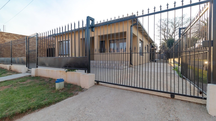 5 Bedroom Property for Sale in Actonville Gauteng