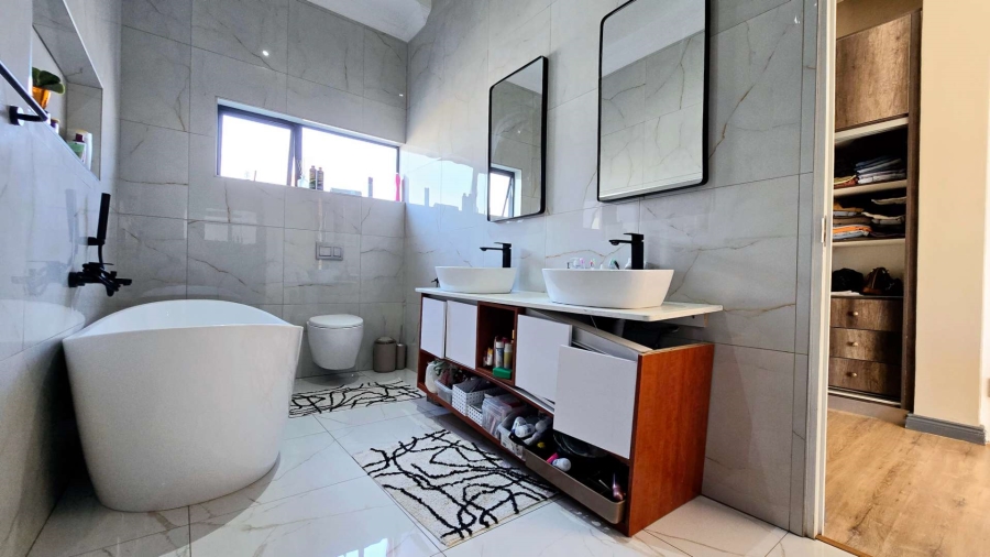 4 Bedroom Property for Sale in The Hills Game Reserve Estate Gauteng