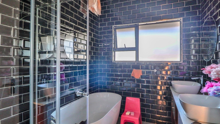 4 Bedroom Property for Sale in The Hills Game Reserve Estate Gauteng