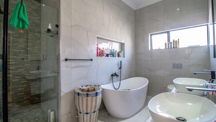 4 Bedroom Property for Sale in The Hills Game Reserve Estate Gauteng