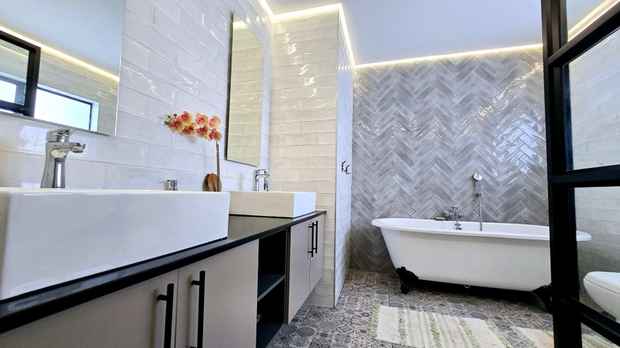 3 Bedroom Property for Sale in Six Fountains Residential Estate Gauteng