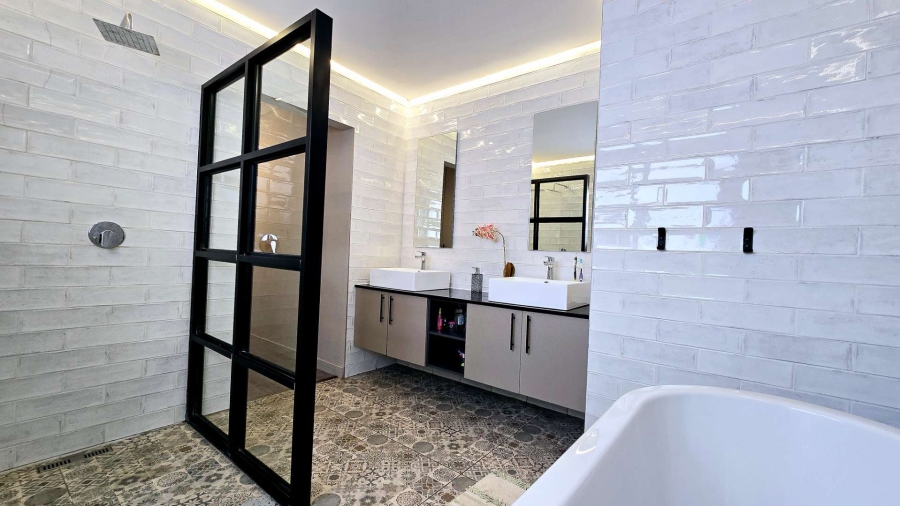 3 Bedroom Property for Sale in Six Fountains Residential Estate Gauteng