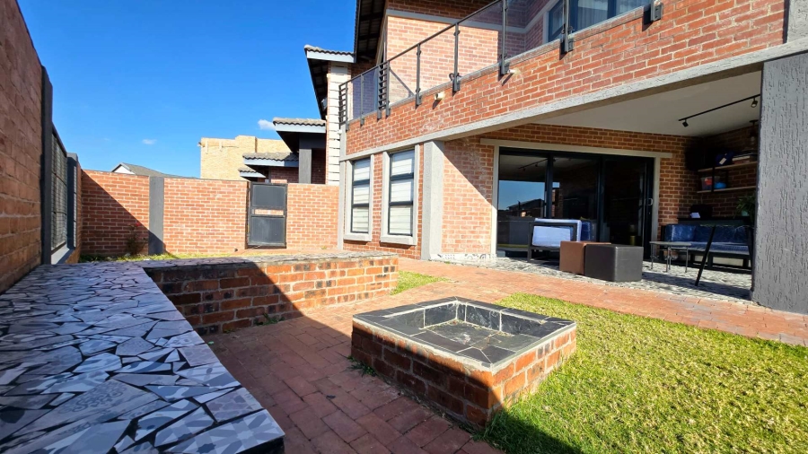3 Bedroom Property for Sale in Six Fountains Residential Estate Gauteng