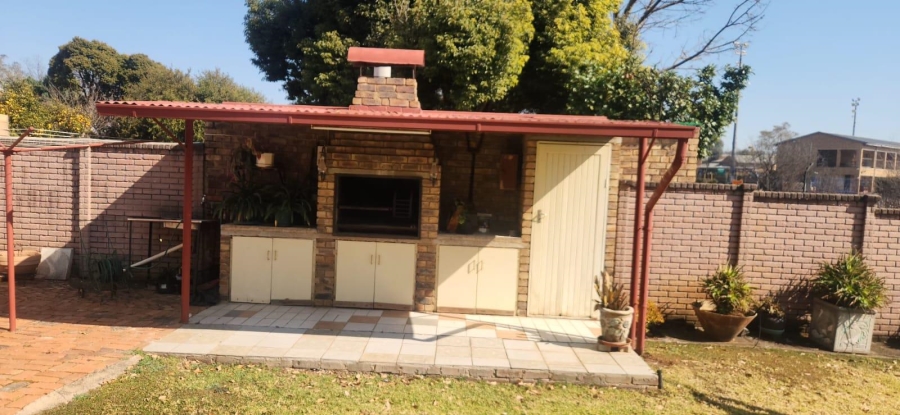 3 Bedroom Property for Sale in Hennopspark Gauteng