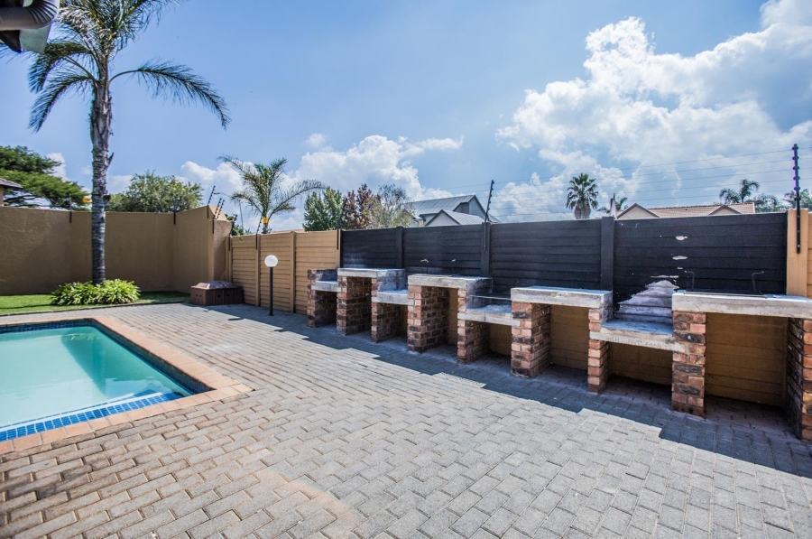 2 Bedroom Property for Sale in Moreleta Park Gauteng