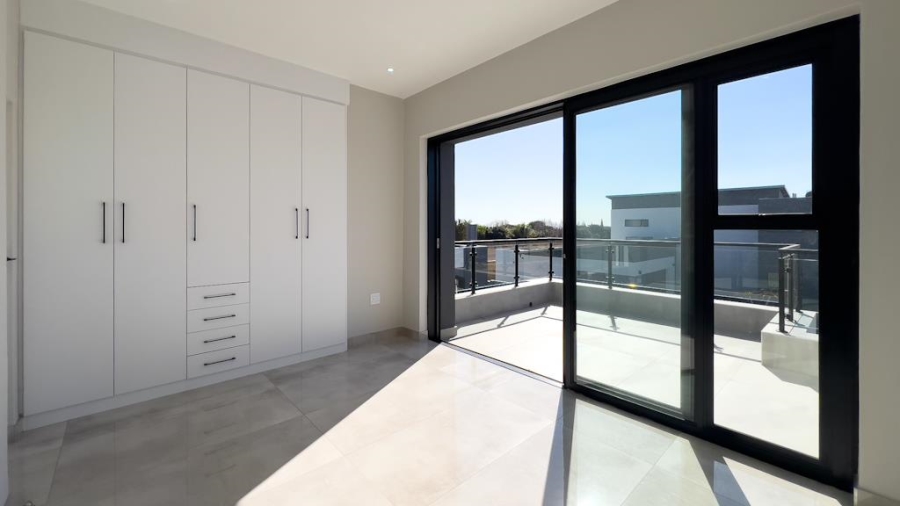 5 Bedroom Property for Sale in Midstream Heights Gauteng