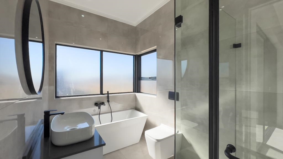5 Bedroom Property for Sale in Midstream Heights Gauteng