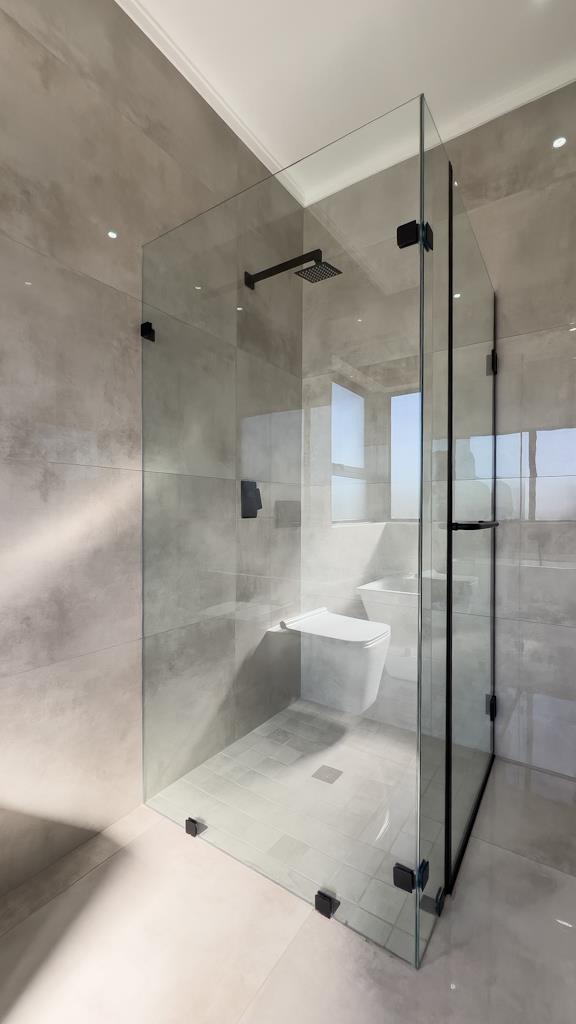 5 Bedroom Property for Sale in Midstream Heights Gauteng