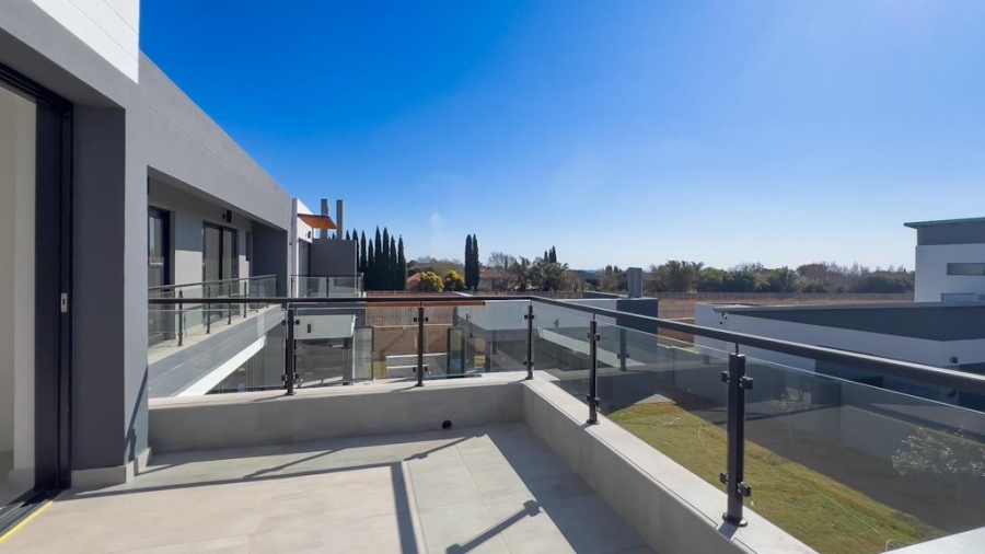 5 Bedroom Property for Sale in Midstream Heights Gauteng